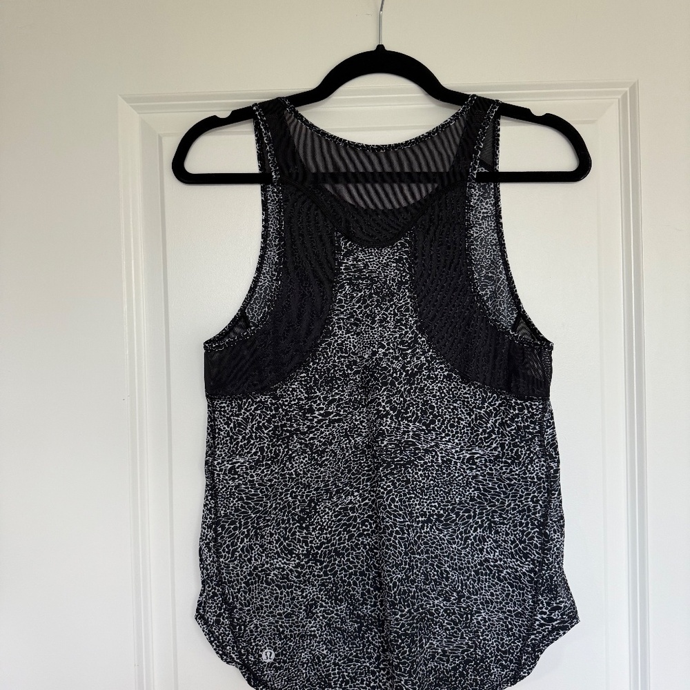 Lululemon Sculpt Tank II in Polar Shift Alpine White Black size 4 - Picture 8 of 9